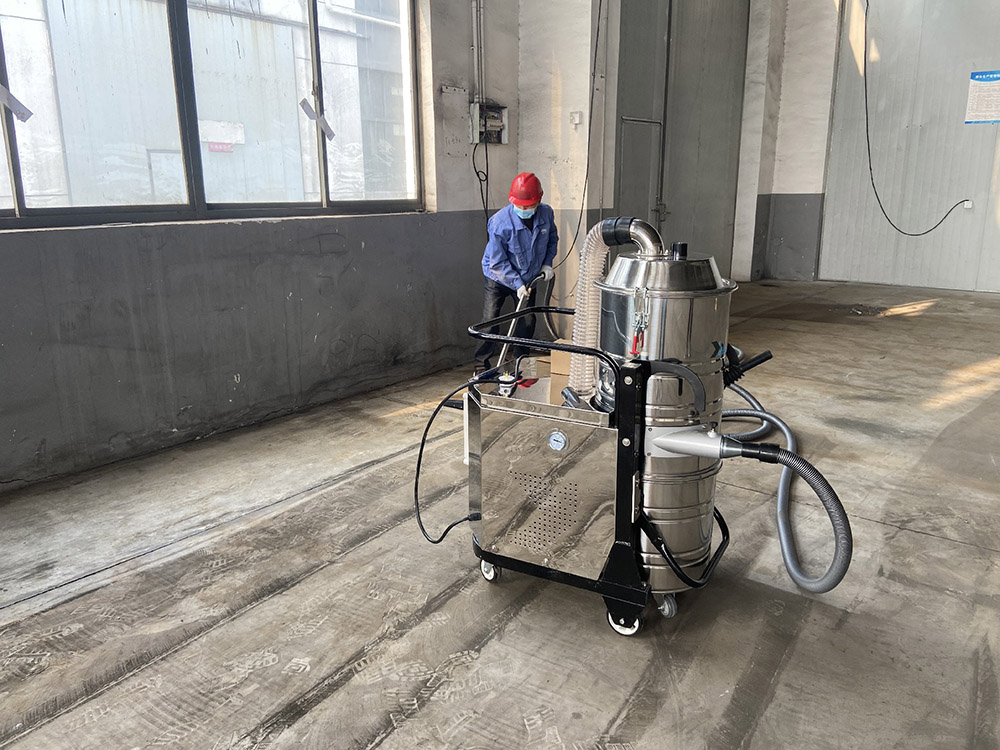 工業吸塵器電機發熱怎么辦?